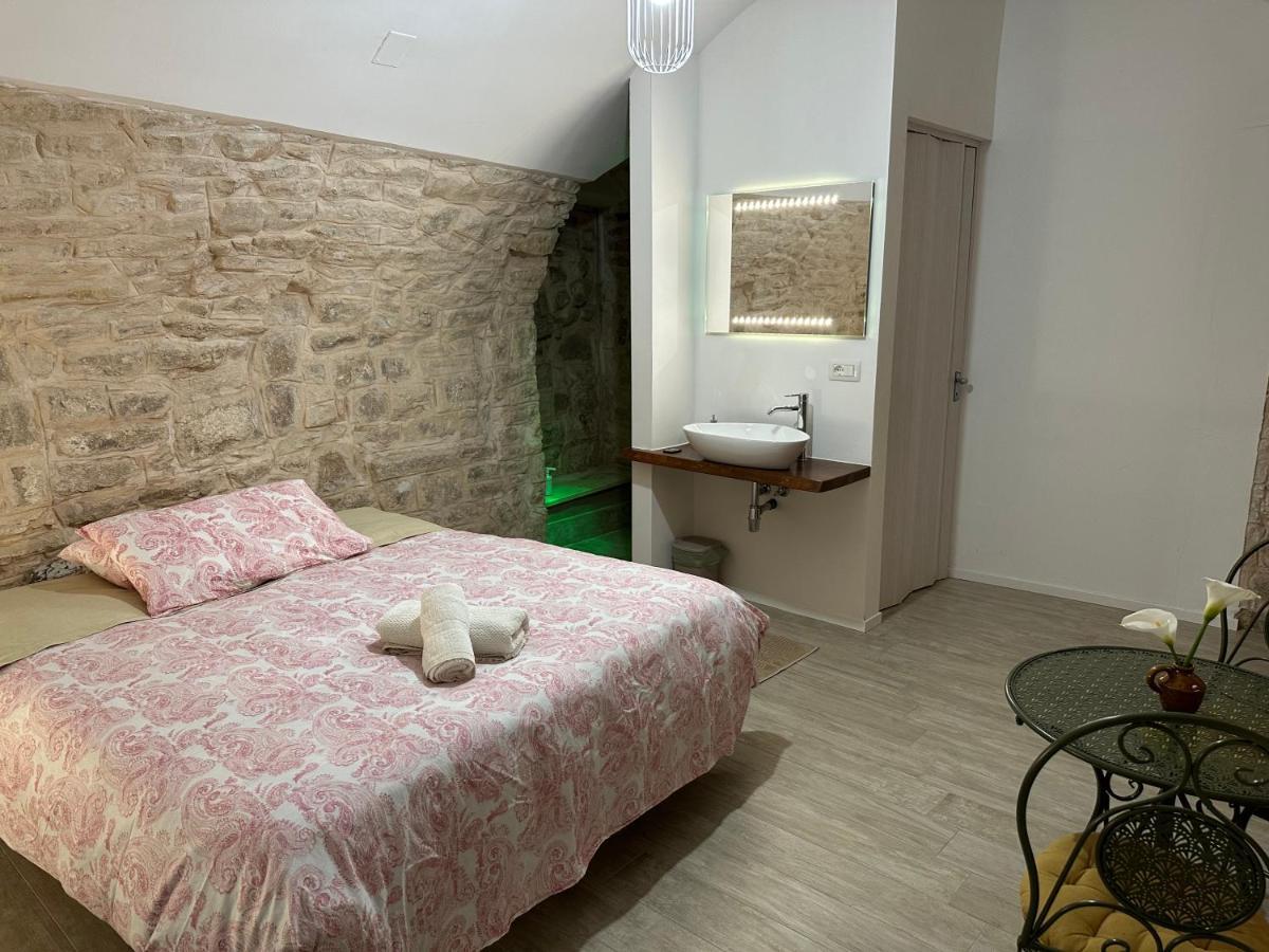 Giovinazzo Suite Pavone Griffi Buitenkant foto